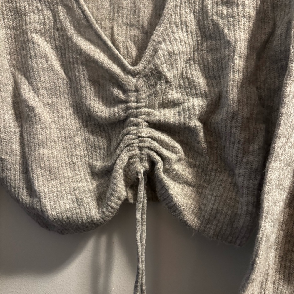 H&M Drawstring Cropped Sweater - Picture 4 of 5